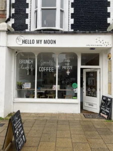 کافه هلو مای مون در برایتون – Hello My Moon — تصویر 3