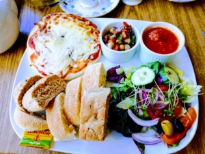 کافه تیاموز (Tiamo’s Continental Cafe) در منسچتر — تصویر 6