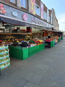 سوپرمارکت میر فود سنتر (کینگزبری) (Mir Food Centre (Kingsbury)) در لندن — تصویر 1