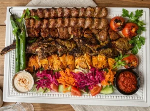 رستوران عزیزم (Azizam Restaurant) — تصویر 3