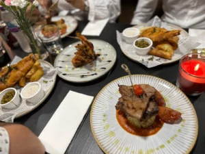کافه (Cafe) کافه ماه (Mah Cafe) در لندن — تصویر 3