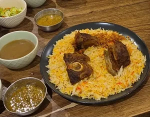 رستوران قمریه (Qamariyah Restaurant) در کاردیف — تصویر 3