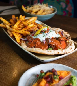 رستوران کوچه مزه بار (Koocha Mezze Bar) در بریستول — تصویر 4