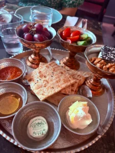 رستوران چایخانه ایرانی انار (Pomegranate Persian Tea Room) — تصویر 6