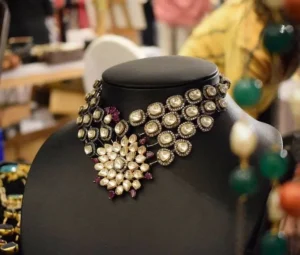 فروشگاه طلا و جواهر جوهرات امیر (Amir Jewellery) در لندن — تصویر 7
