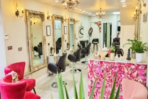 سالن زیبایی و آرایشگاه نورا (Thee Norah Hair & Beauty Salon) در منسچتر — تصویر 12