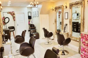 سالن زیبایی و آرایشگاه نورا (Thee Norah Hair & Beauty Salon) در منسچتر — تصویر 13